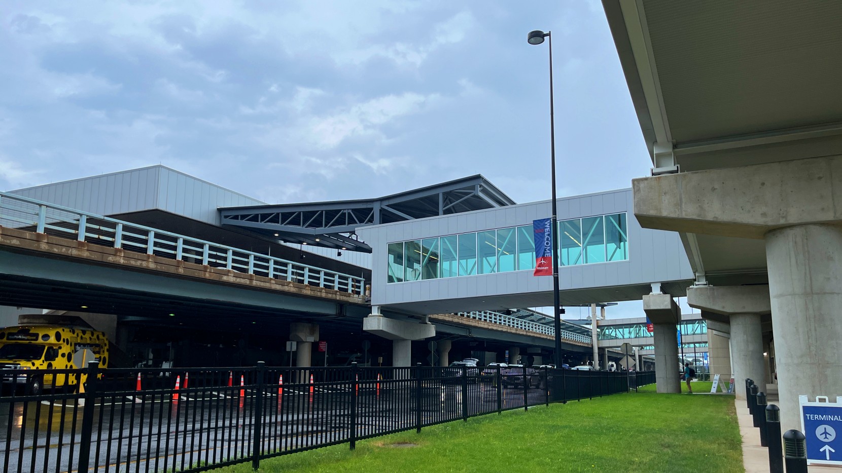 Exterior arrival and departures loops of BDL's terminal.