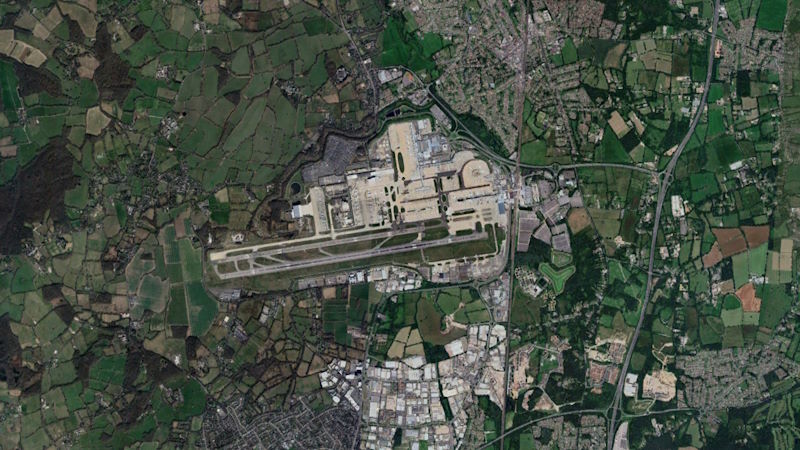 Satellite imagery of London–Gatwick (LGW).