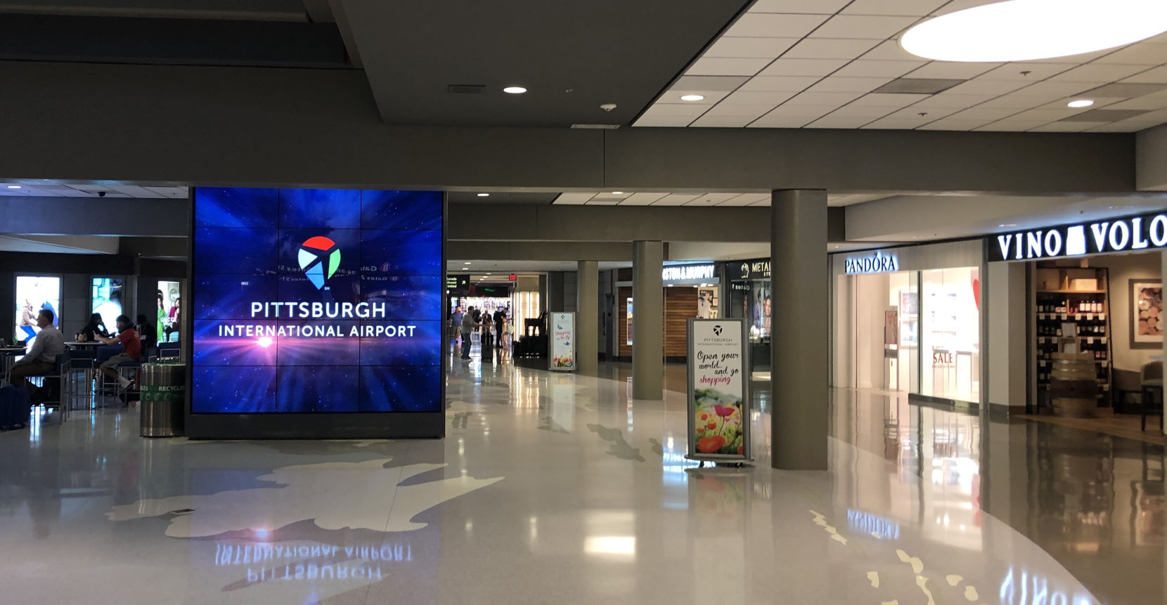 Central concourse at PIT.